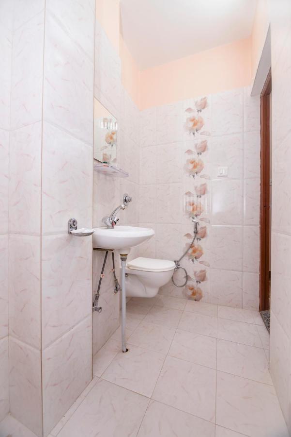 Hotel Bleue Mont Varanasi Luaran gambar