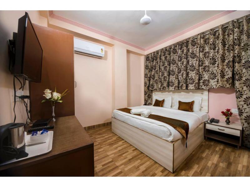 Hotel Bleue Mont Varanasi Luaran gambar