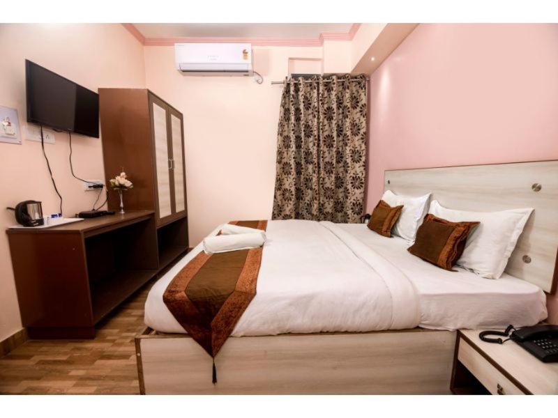 Hotel Bleue Mont Varanasi Luaran gambar