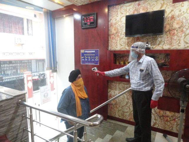 Hotel Bleue Mont Varanasi Luaran gambar