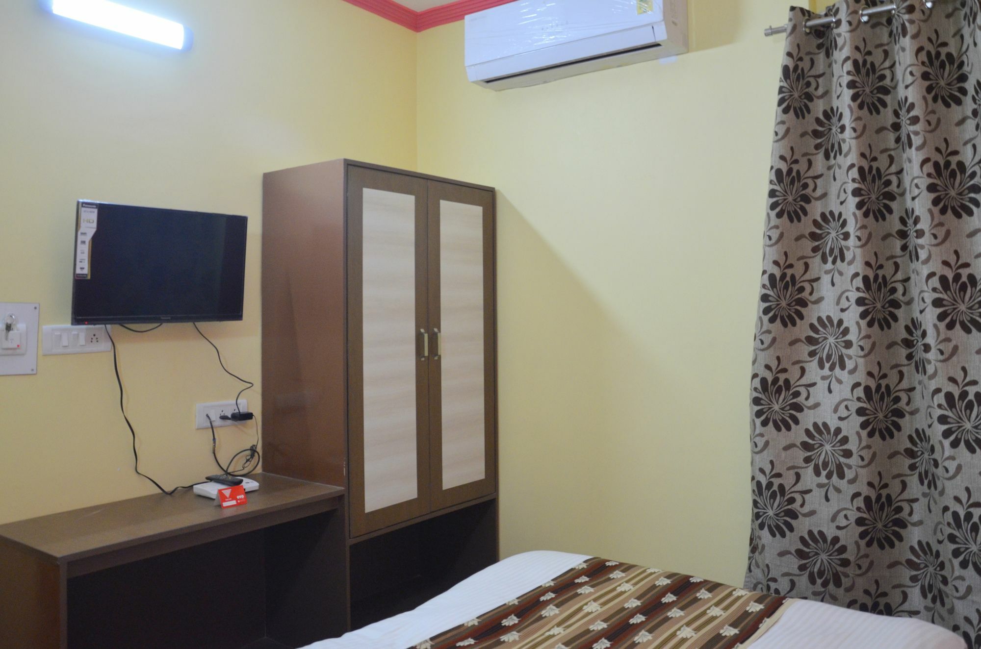 Hotel Bleue Mont Varanasi Luaran gambar